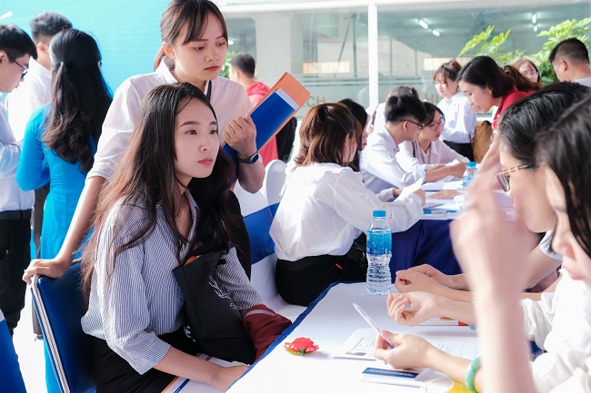 T&igrave;nh trạng thiếu việc l&agrave;m sinh vi&ecirc;n thất nghiệp ng&agrave;y c&agrave;ng ra tăng