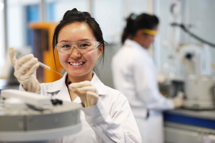 Ngành Hóa Dược học trường nào uy tín, chất lượng?