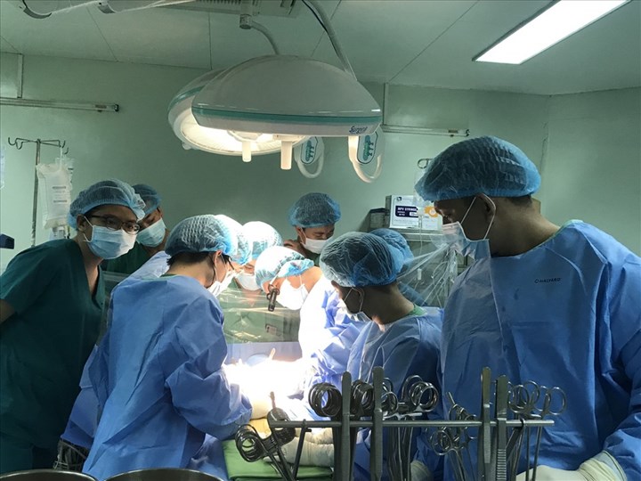 Phẫu thuật cùng lúc 3 van tim để cứu sống bệnh nhân nguy kịch