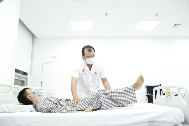 phau-thuat-khoi-doi-chan-bi-bien-dang