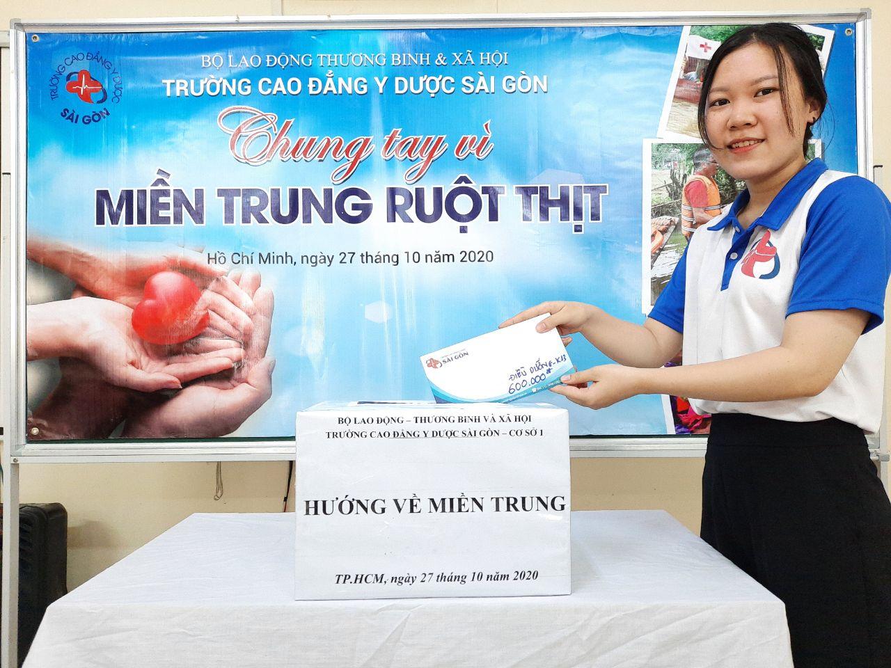 Trường Cao đẳng Y Dược S&agrave;i G&ograve;n chung tay ủng hộ đồng b&agrave;o Miền Trung