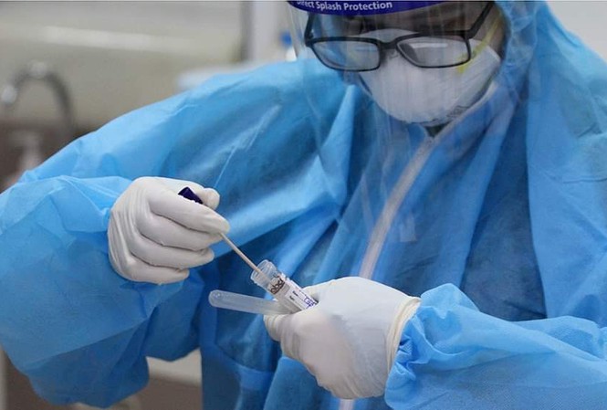 SARS-CoV-2 biến thể mới từ Nam Phi lây "mạnh hơn, nhanh hơn, nặng hơn" biến thể từ Anh