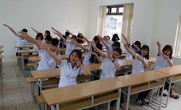 học sinh trường cao đẳng y dược s&agrave;i g&ograve;n