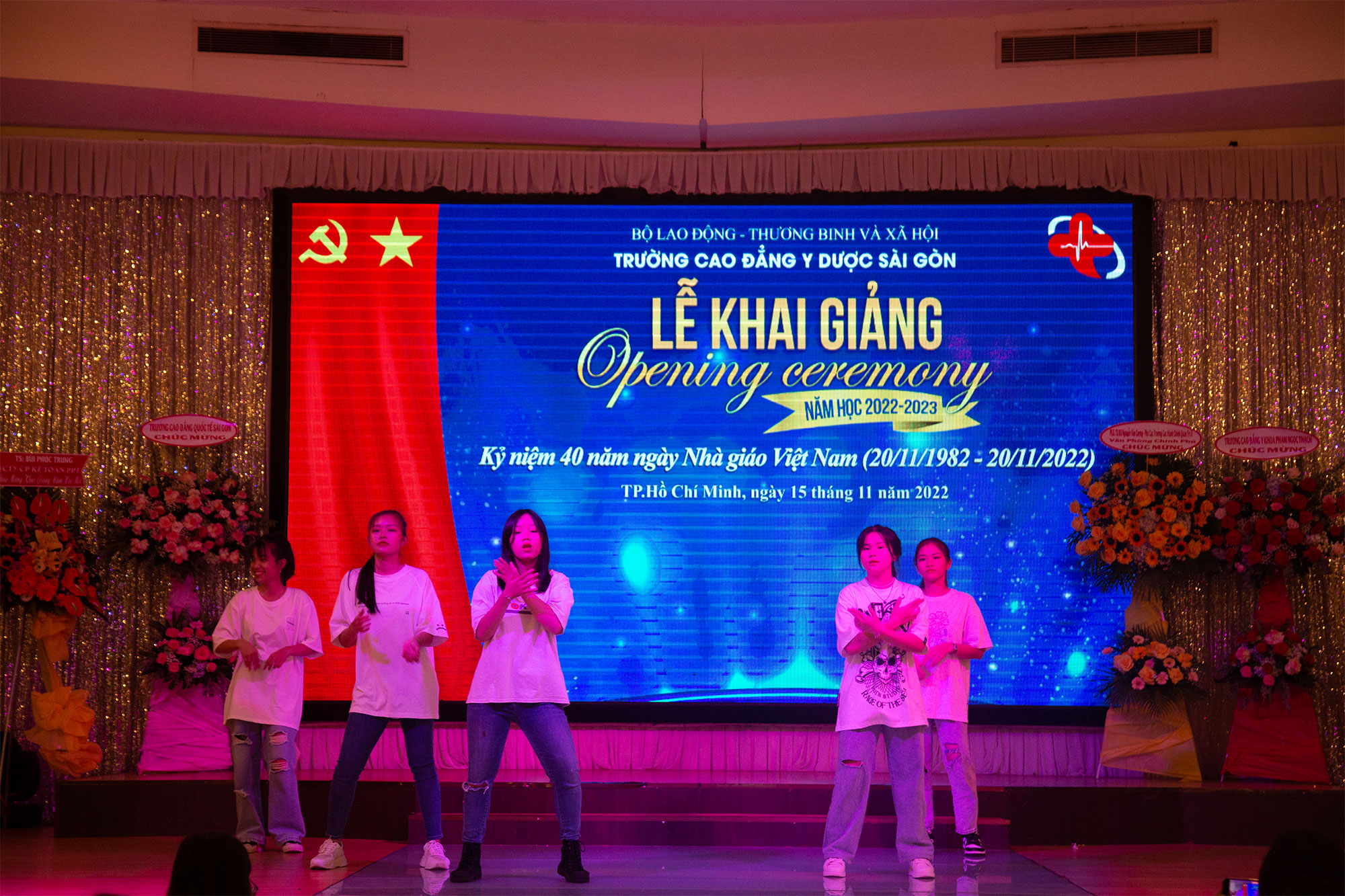 Sinh viên trường cao đẳng y dược sài gòn biểu diễn văn nghệ