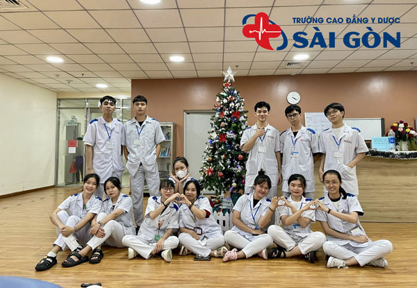 hình ảnh sinh viên trường cao đẳng y dược sài gòn đi thực tập tại bệnh viện