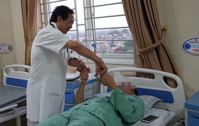 Tắm nước lạnh sau khi tập thể dục, người đàn ông 49 tuổi bị đột quỵ