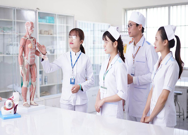 Tăng học phí ở các trường Y dược năm 2023 – 2024