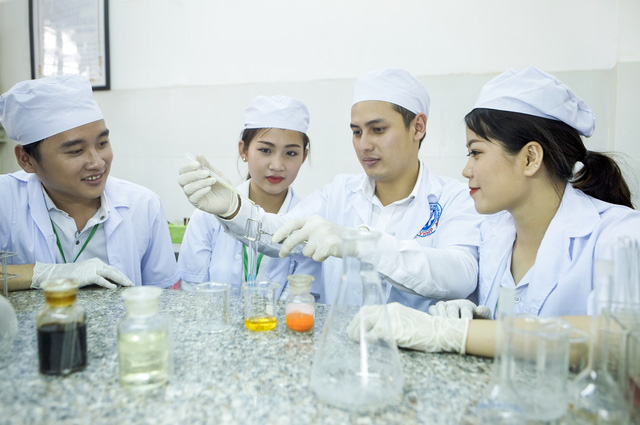 Thắc mắc: Nên chọn ngành Y hay Dược?