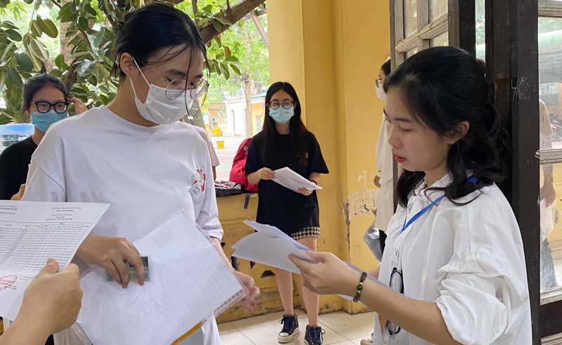 Thí sinh có 10 ngày đăng ký thi tốt nghiệp THPT qua trực tuyến