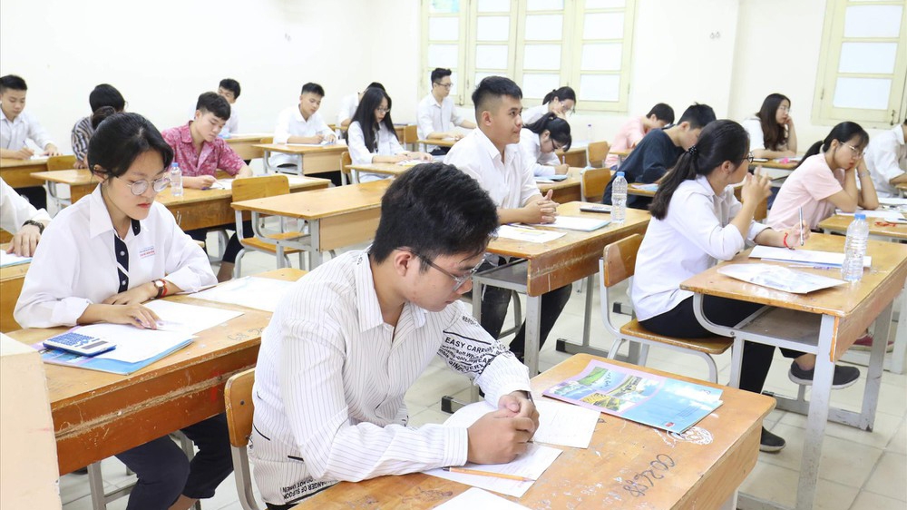 thi tốt nghiệp THPT 4 m&ocirc;n từ 2025, kh&ocirc;ng bắt buộc thi ngoại ngữ