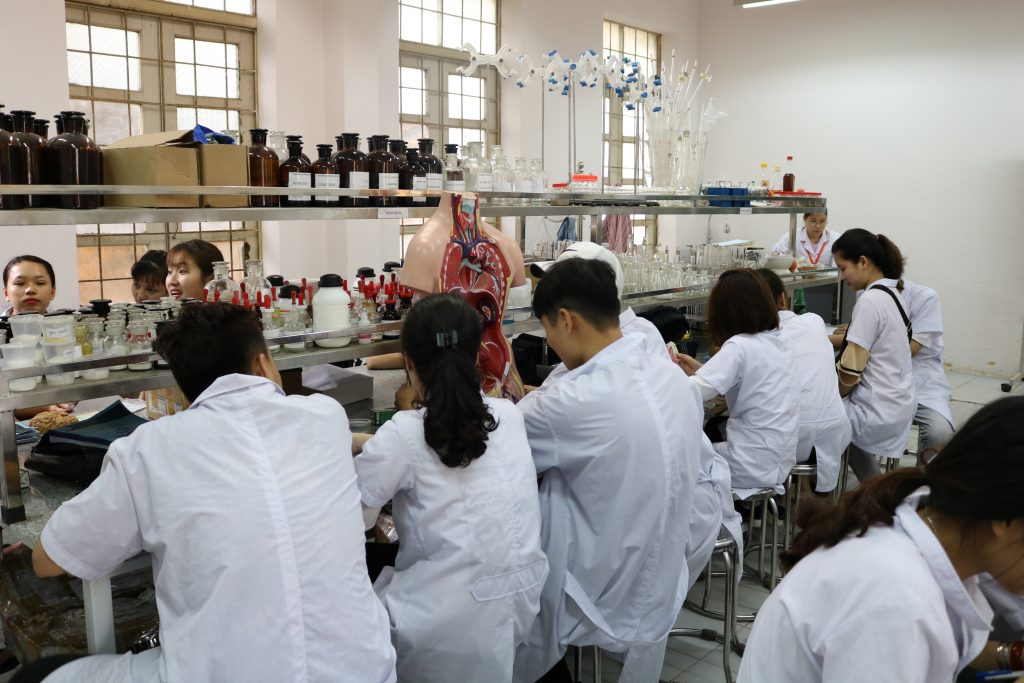 Học văn bằng 2 Cao đẳng Dược TPHCM bao l&acirc;u?