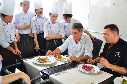 Th&agrave;nh phố Hồ Ch&iacute; Minh c&oacute; nhiều trường đại học đ&agrave;o tạo Quản Trị Kh&aacute;ch Sạn chất lượng