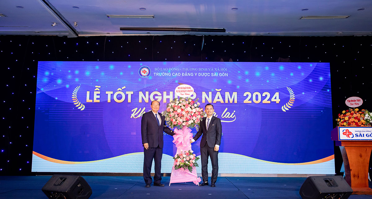 Lễ trao bằng tốt nghiệp Trường Cao đẳng Y Dược S&agrave;i G&ograve;n
