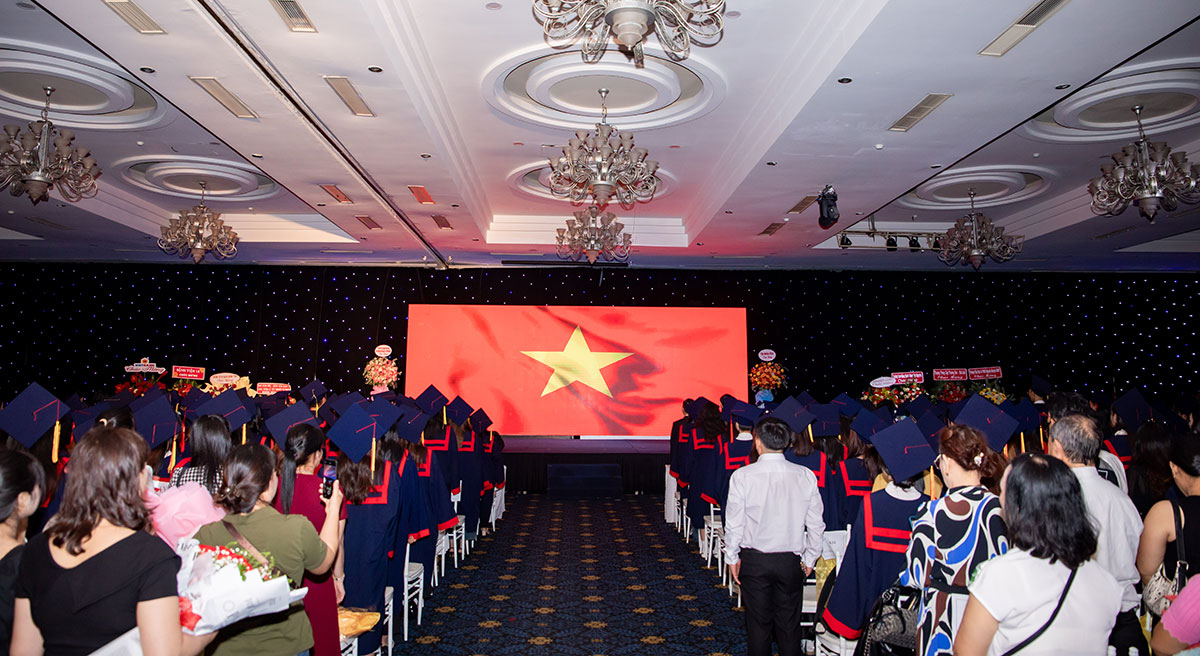 Lễ trao bằng tốt nghiệp Cao đẳng Y Dược S&agrave;i G&ograve;n