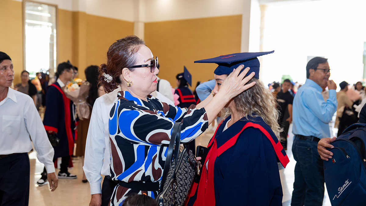 Lễ trao bằng tốt nghiệp Trường Cao đẳng Y Dược S&agrave;i G&ograve;n