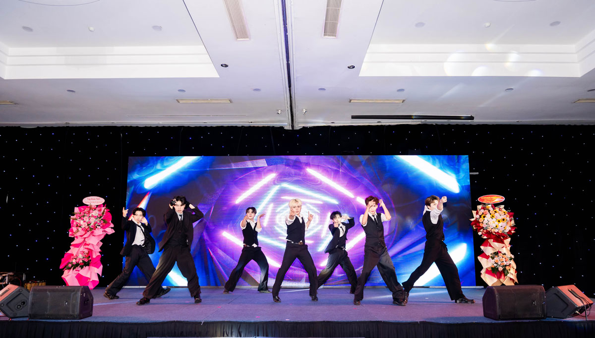 trao bằng tốt nghiệp năm 2025