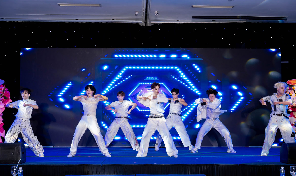 trao bằng tốt nghiệp năm 2025