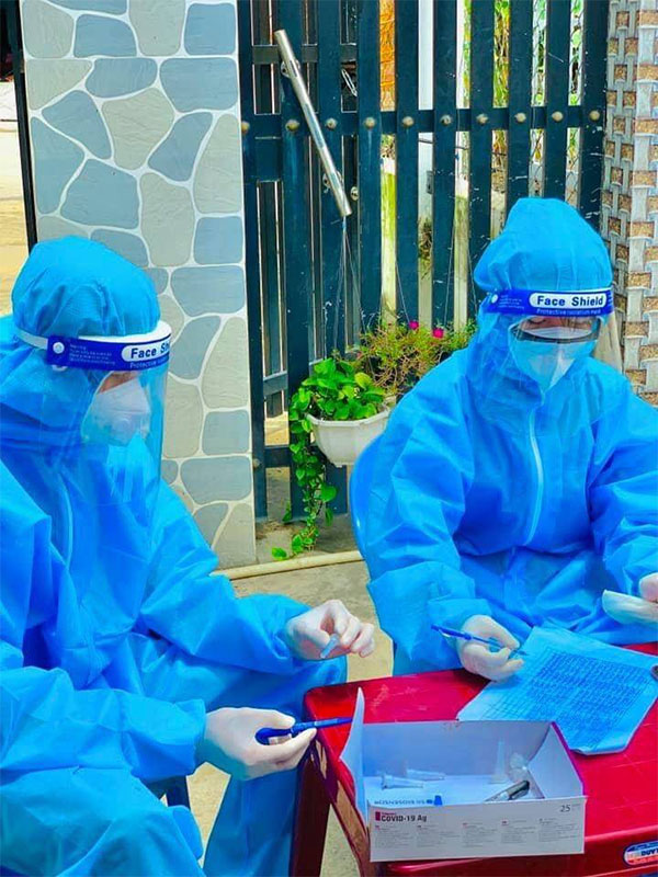 Sinh viên Trường Cao đẳng Y Dược Sài Gòn tình nguyện chống dịch Covid-19