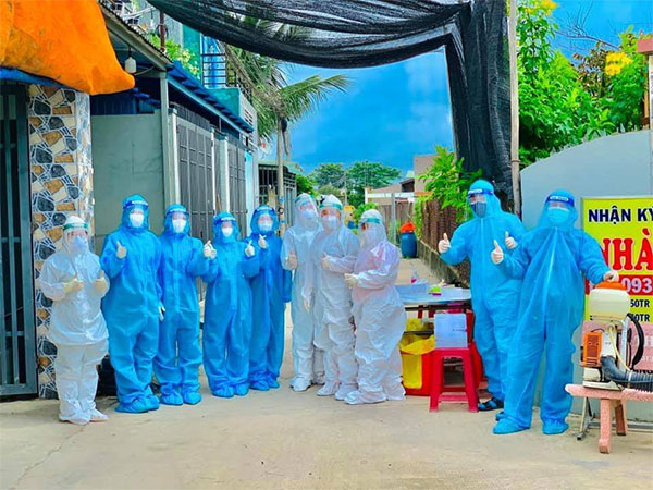 Sinh viên Trường Cao đẳng Y Dược Sài Gòn tình nguyện chống dịch Covid-19