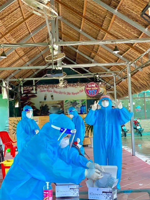 Sinh viên Trường Cao đẳng Y Dược Sài Gòn tình nguyện chống dịch Covid-19