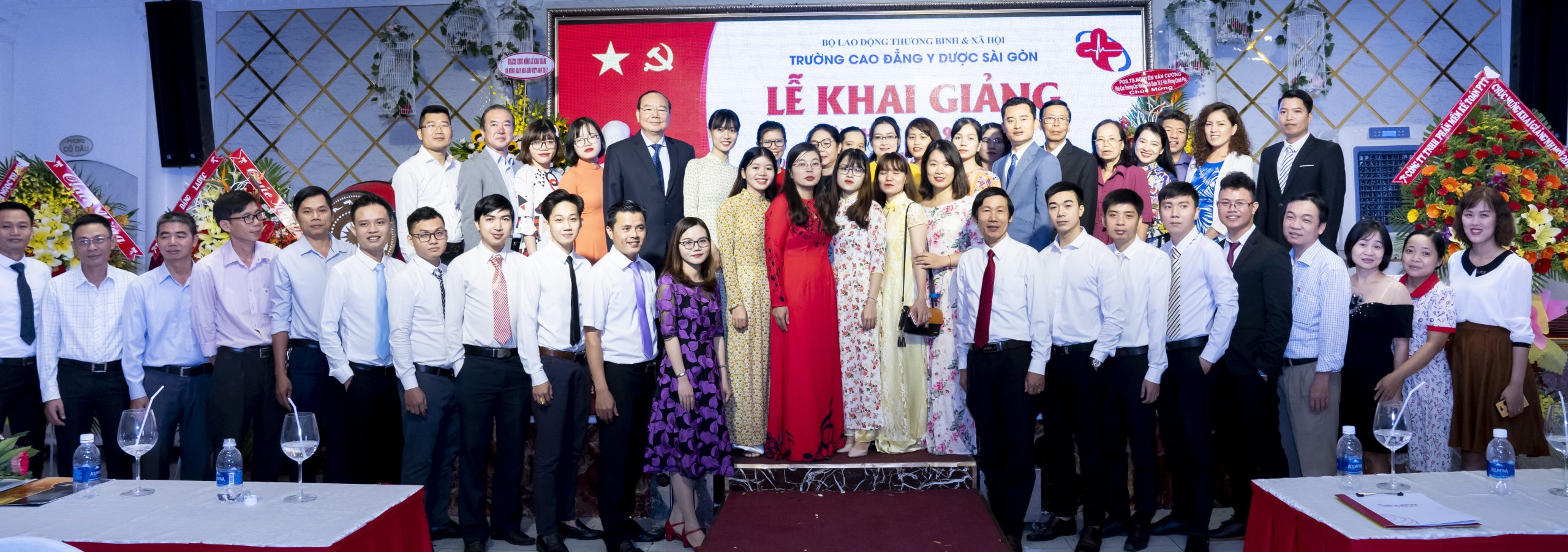 Một số h&igrave;nh ảnh đẹp của c&aacute;n bộ, sinh vi&ecirc;n c&aacute;c khoa trong ng&agrave;y khai giảng