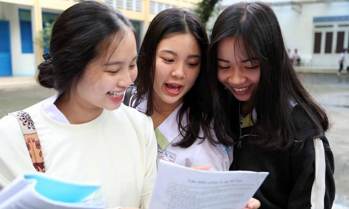 Học ph&iacute; của trường d&acirc;n lập c&oacute; thể đắt gấp đ&ocirc;i hoặc rất nhiều lần so với trường c&ocirc;ng lập