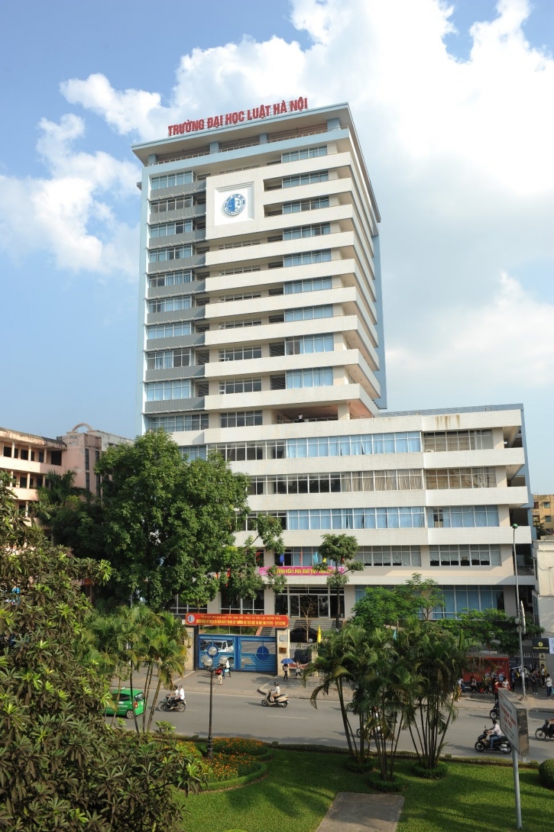 Đại học Luật H&agrave; Nội c&oacute; mức điểm chuẩn rất cao