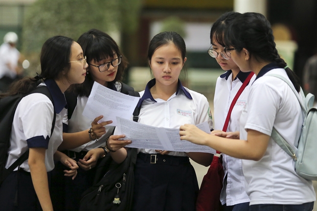 Th&iacute; sinh cần quan t&acirc;m đến mức học ph&iacute; của c&aacute;c trường Đại học