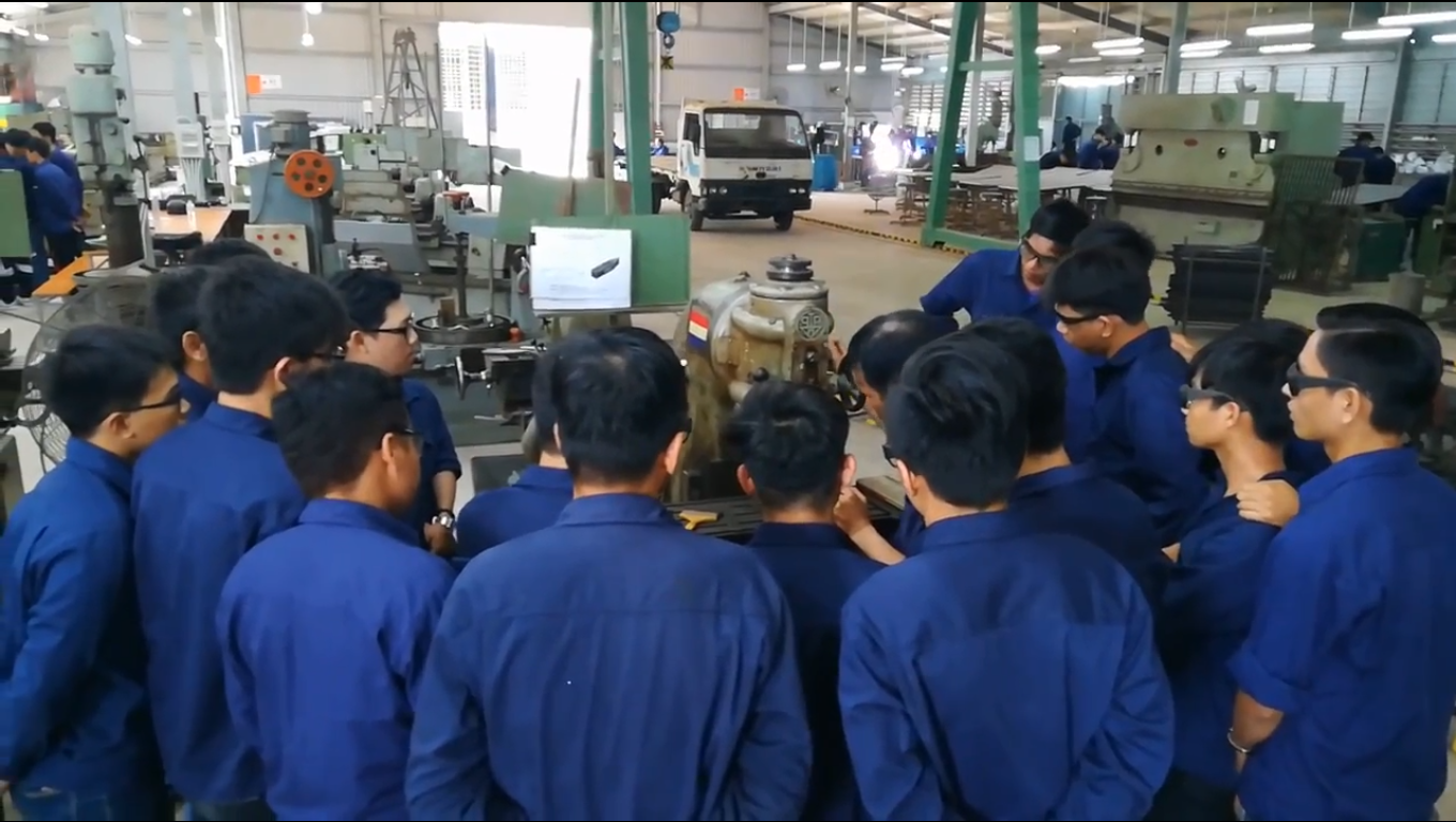 Cơ khí chế tạo máy là ngành nhiều bạn trẻ quan tâm tới