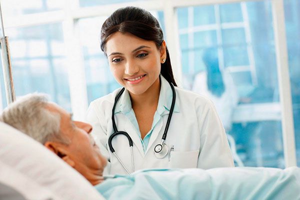 điều dưỡng c&oacute; học l&ecirc;n b&aacute;c sĩ được kh&ocirc;ng