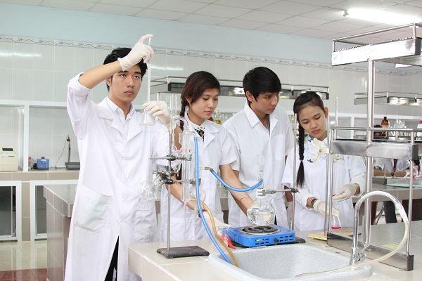 Trường Cao đẳng Y Dược S&agrave;i G&ograve;n tuyển sinh Cao đẳng Dược năm 2019 tr&ecirc;n to&agrave;n quốc 