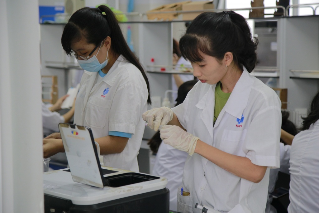 Công nghệ kỹ thuật hóa học có một vai trò và vị trí quan trọng trong giai đoạn công nghiệp hóa hiện đại hóa nước ta