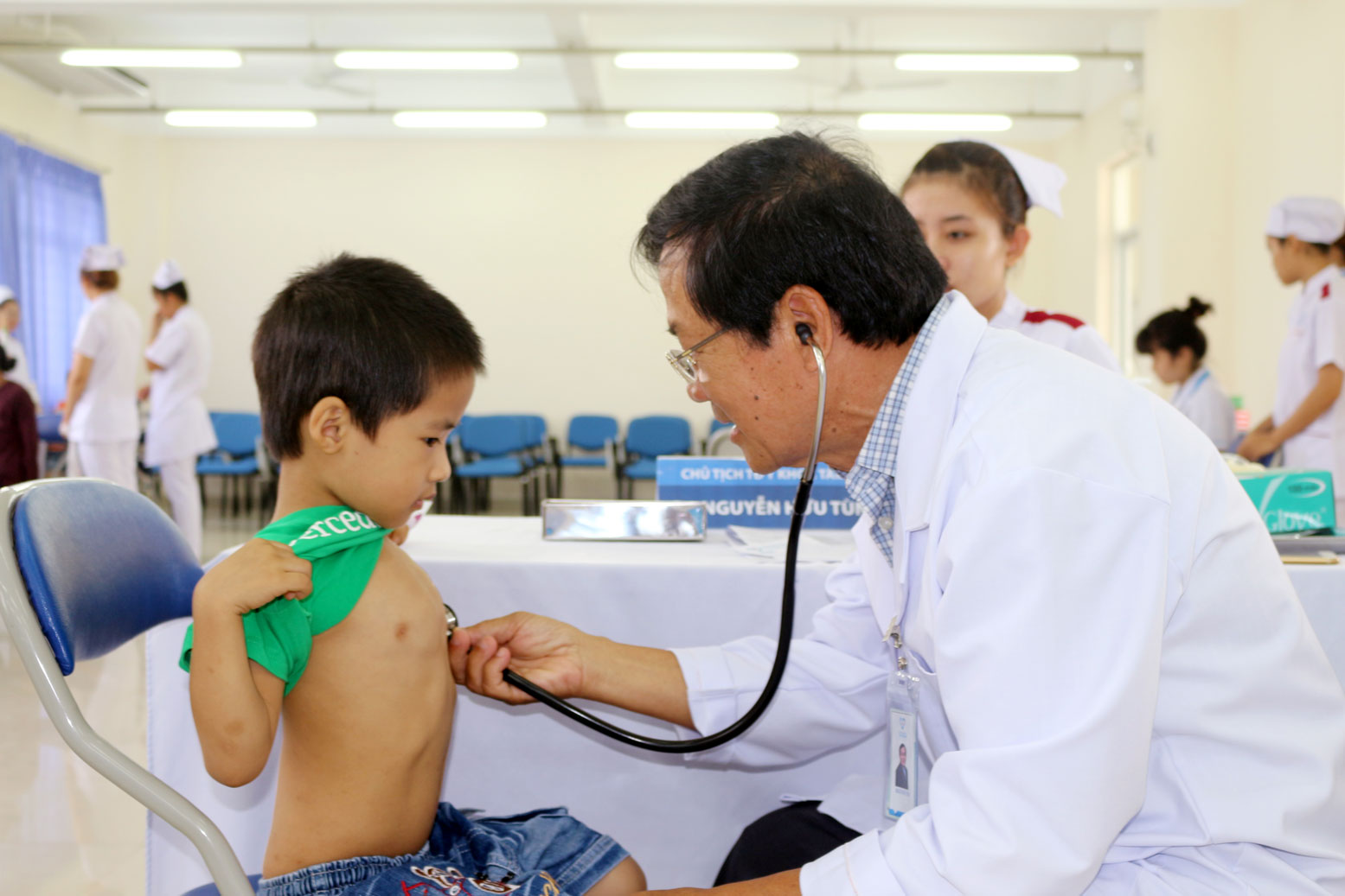 B&aacute;c sĩ c&oacute; rất nhiều &aacute;p lực c&ocirc;ng việc