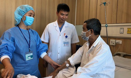 C&aacute;c bệnh viện c&ocirc;ng tr&ecirc;n cả nước đang phải đau đầu t&igrave;m giải ph&aacute;p giữ ch&acirc;n đội ngũ b&aacute;c sĩ trẻ