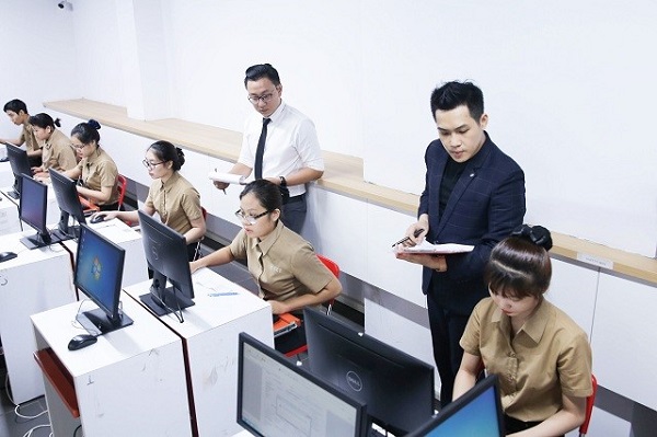 Vì sao trường nghề hấp dẫn?